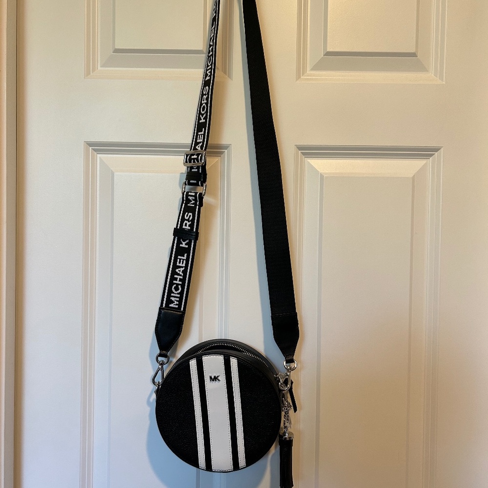 Michael Kors Canteen Crossbody